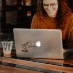 Y. MB – Macbook | Mascarado